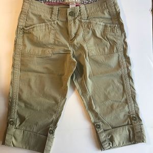 Aventura green capris